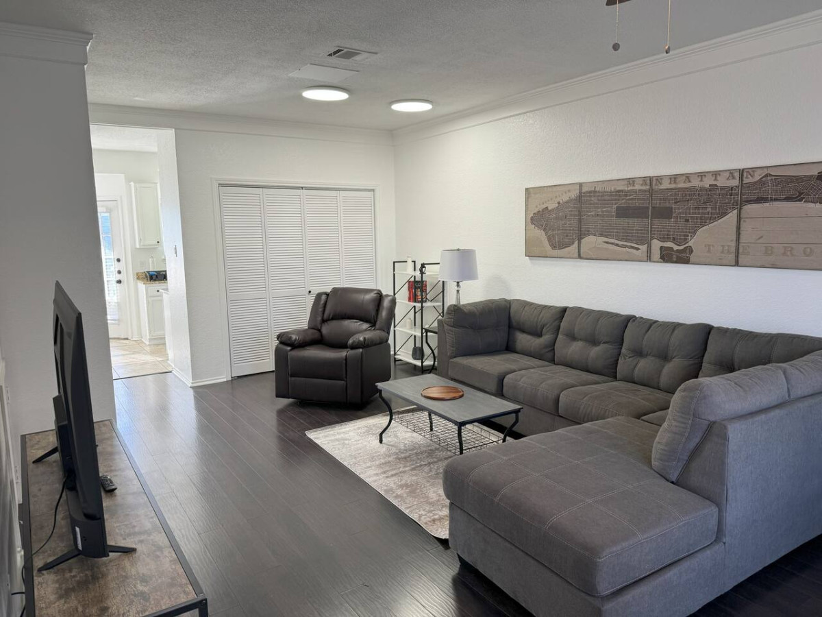 Cozy Condo in Baylor Bubble