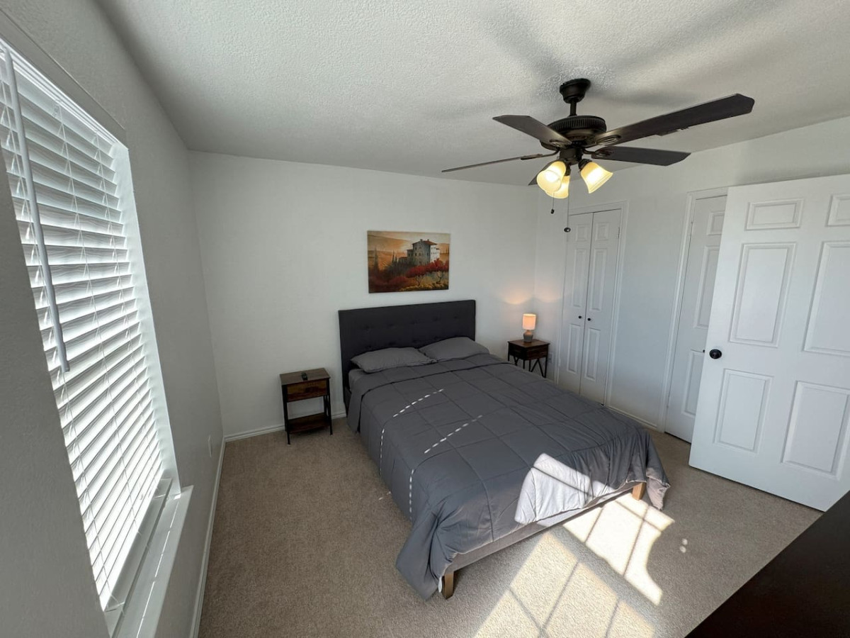 Cozy Condo in Baylor Bubble