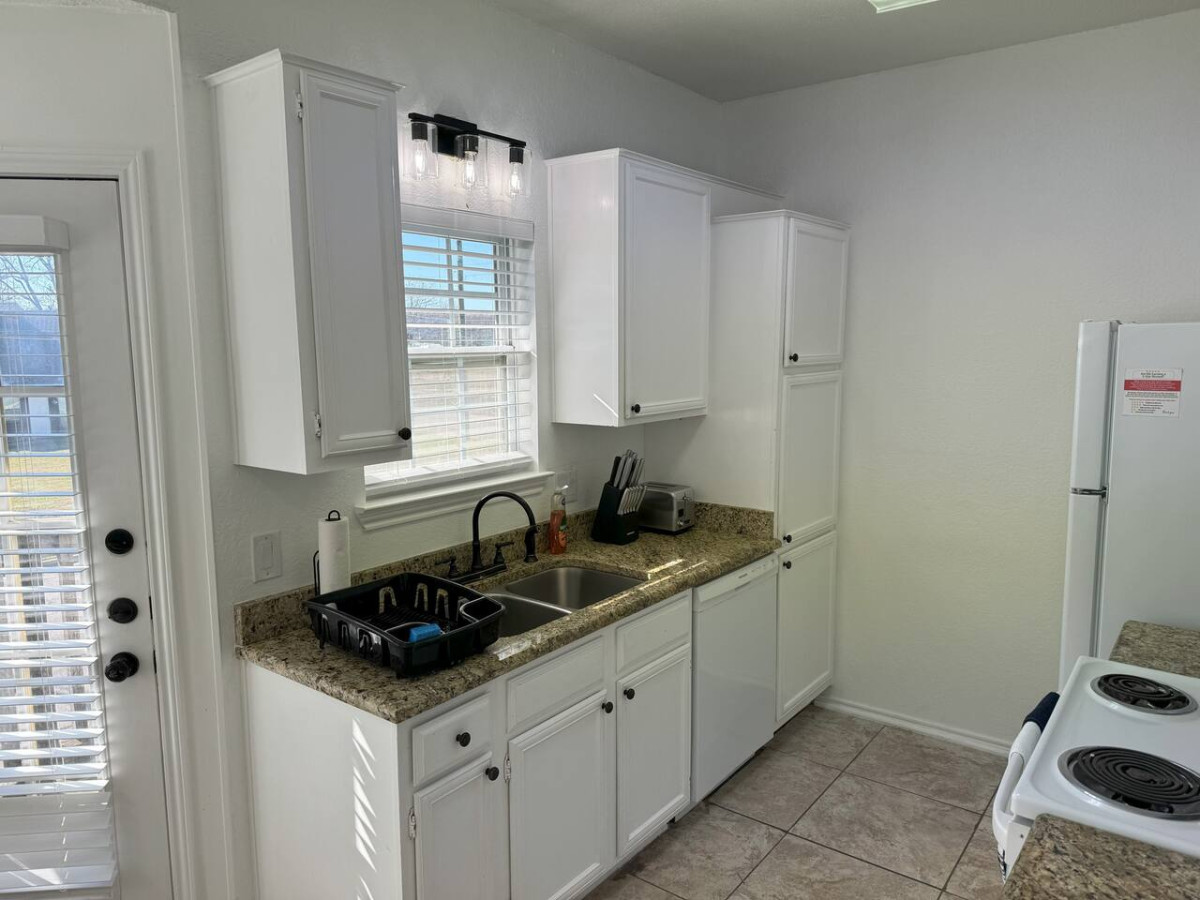 Cozy Condo in Baylor Bubble