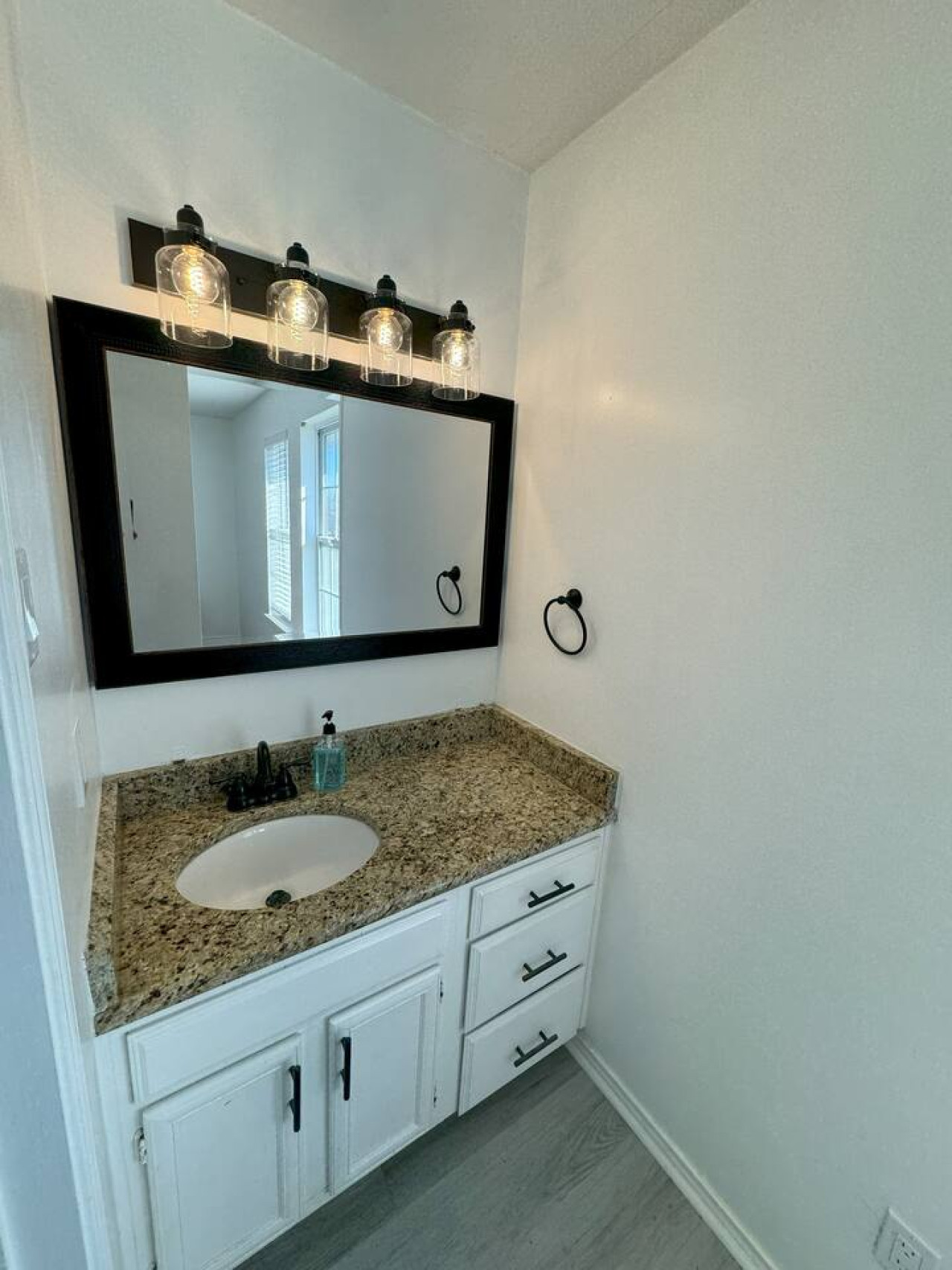 Cozy Condo in Baylor Bubble