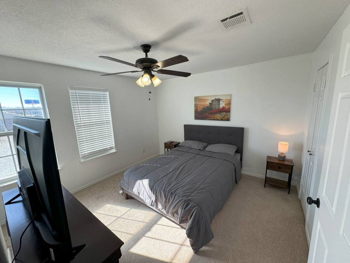 Cozy Condo in Baylor Bubble