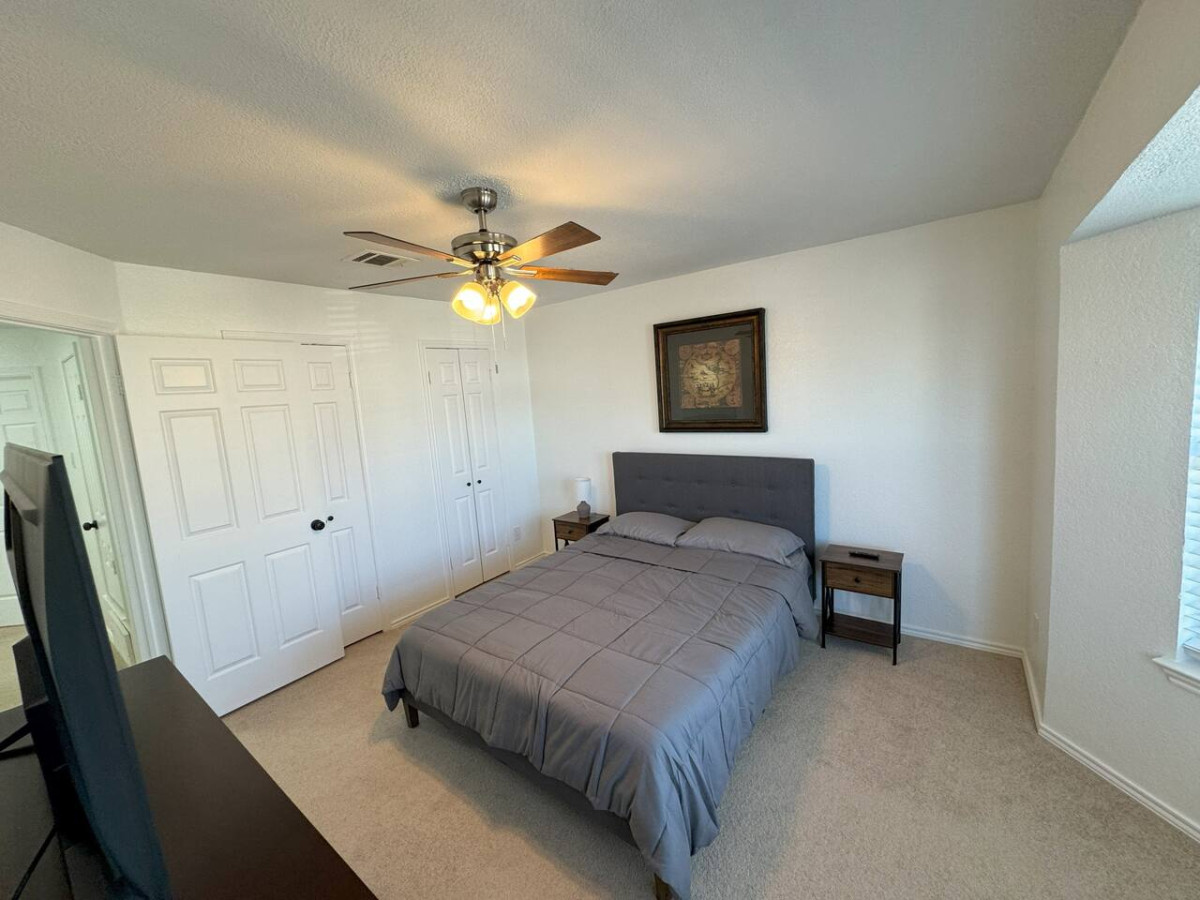 Cozy Condo in Baylor Bubble